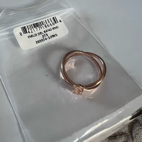 Kendra Scott Emilie Double-band Ring - Picture 6 of 6